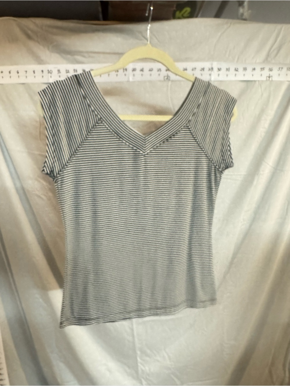 BDG Deep V Short Sleeve Tee - Charcoal